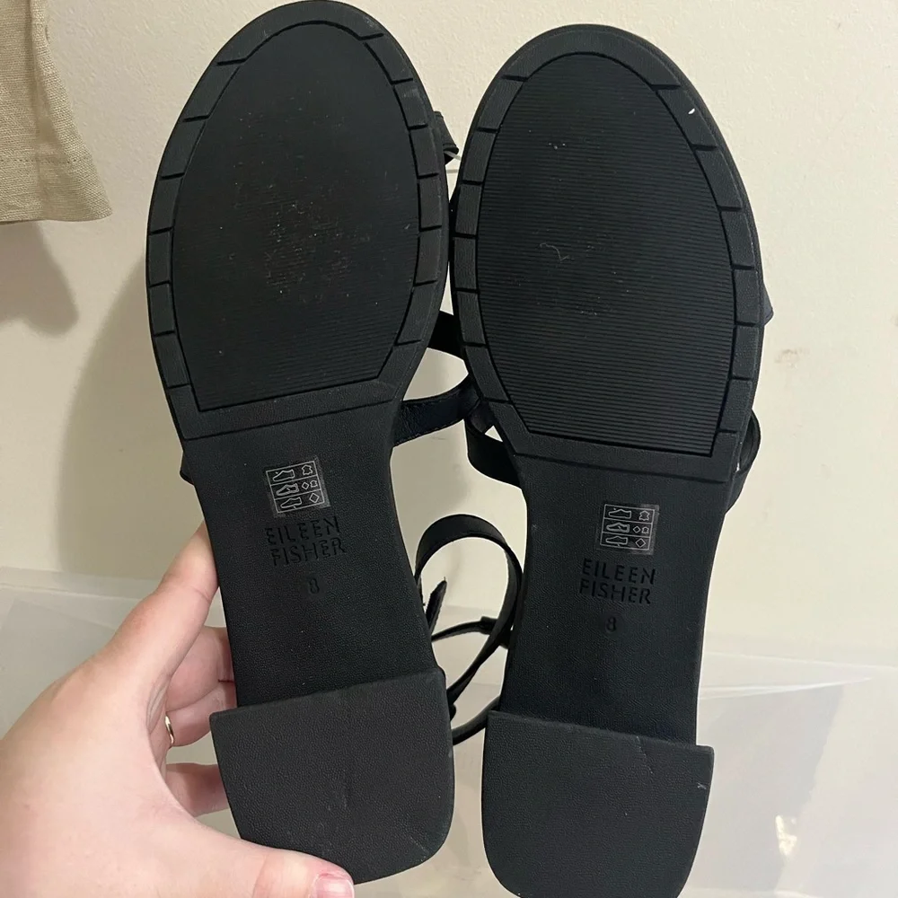 Eileen Fisher NWOT Black Strappy Sandals Size 8 - Picture 7 of 7